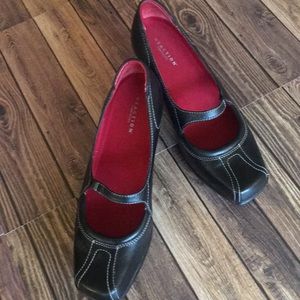 Kenneth Cole Reaction -Mary Jane